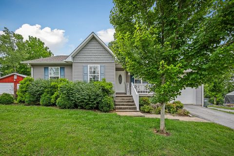 24 Hillcrest Dr Sparta TN 38583