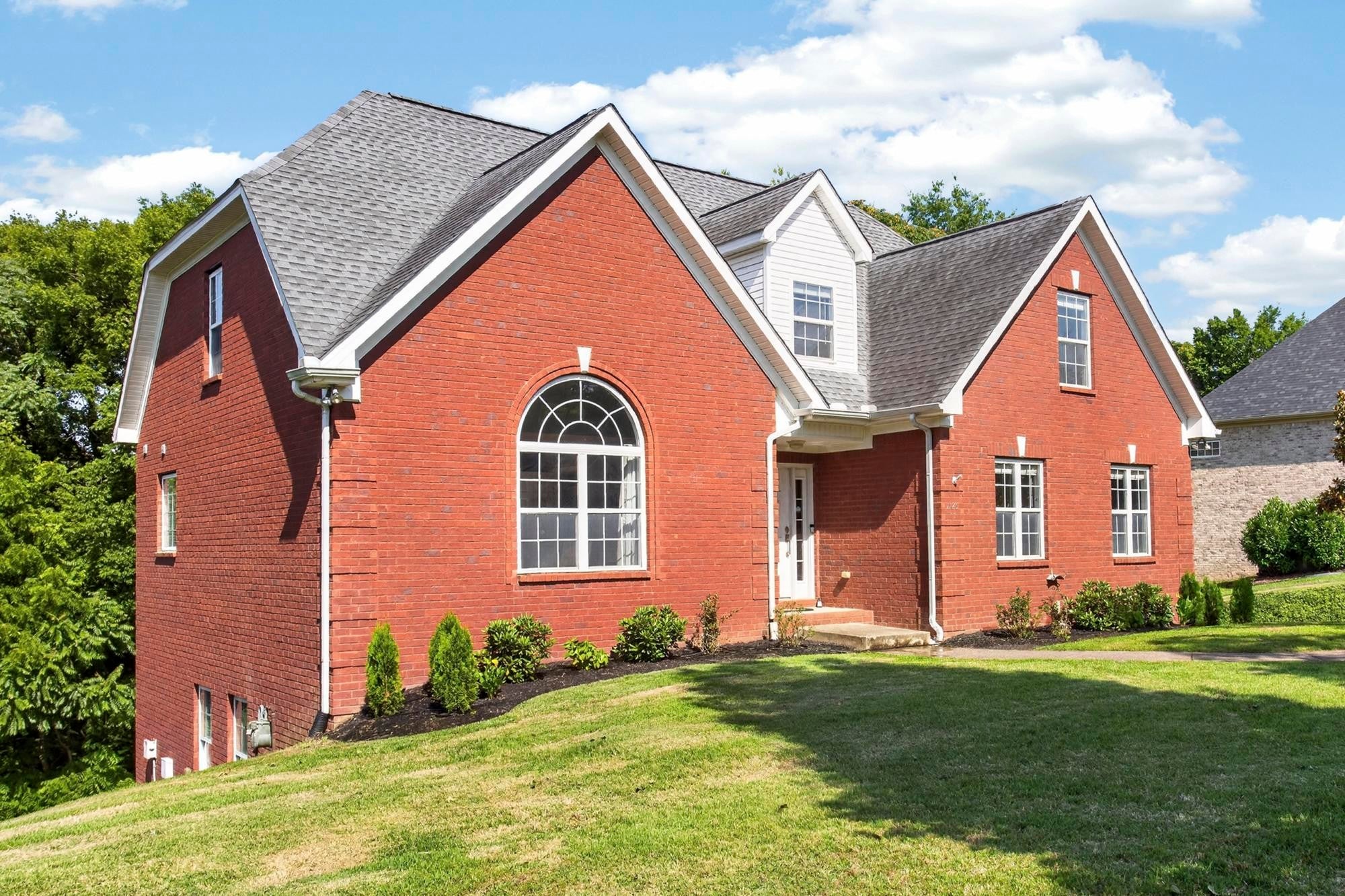 1125 Ben Hill Blvd