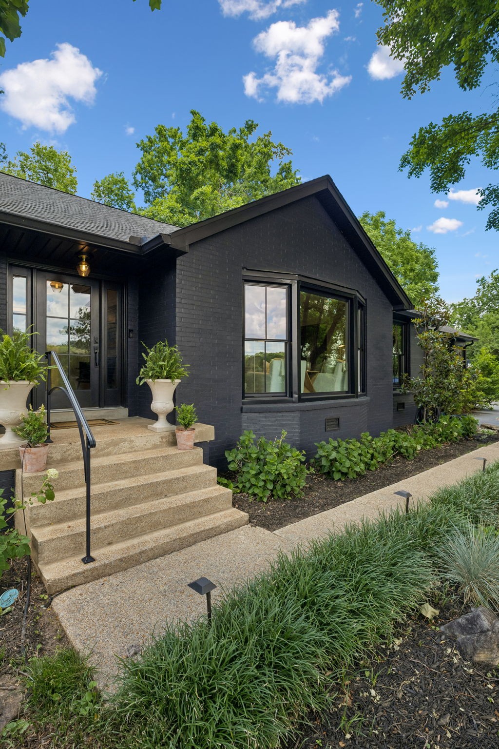 4633 Tara Dr