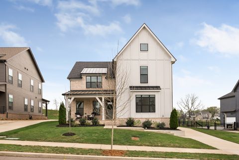 3029 Whitstable Ct Thompsons Station TN 37179