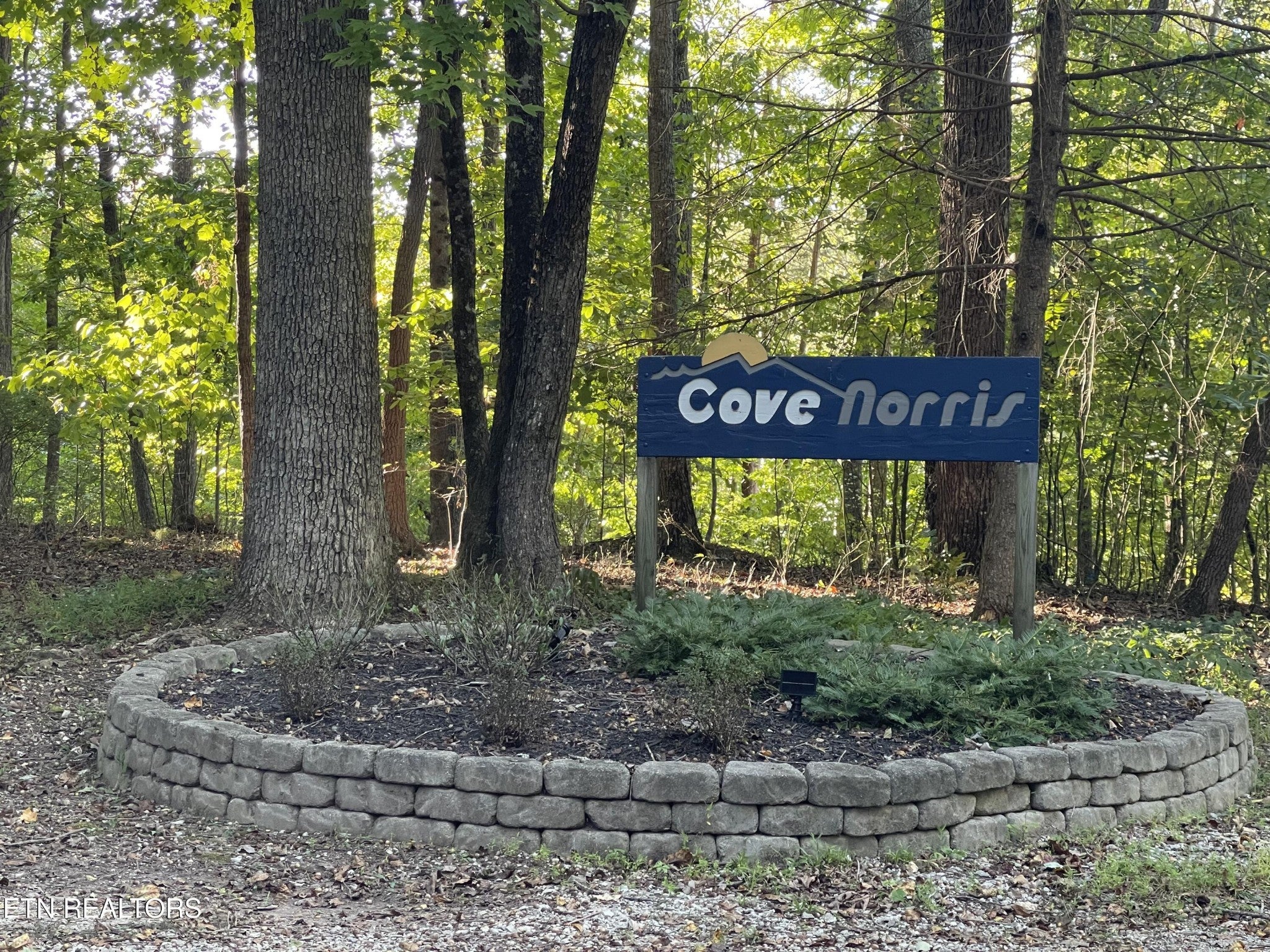63 Cove Norris Rd