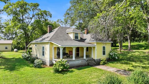 2640 Highway 82 E Bell Buckle TN 37020