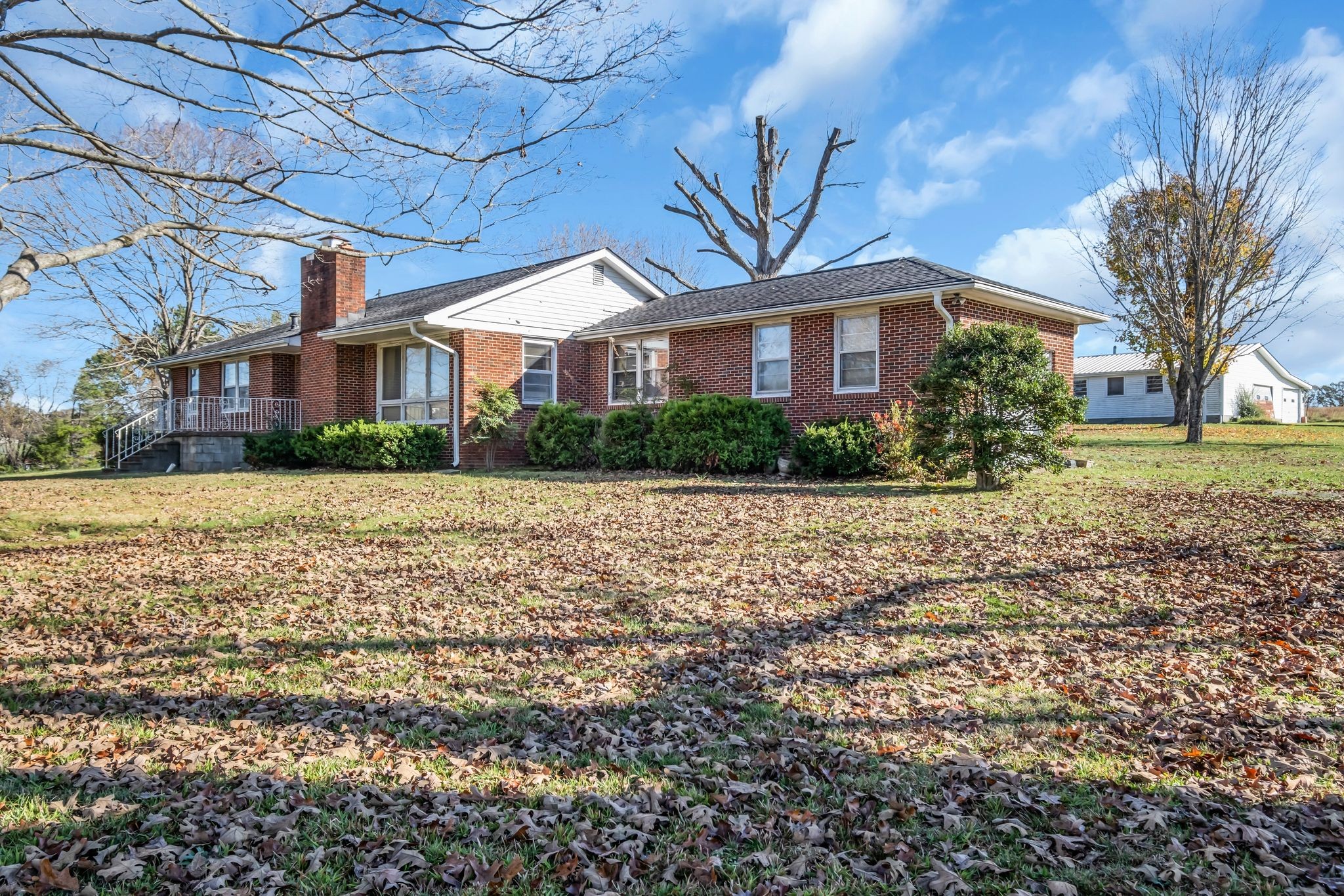 1305 Hwy 48 South
