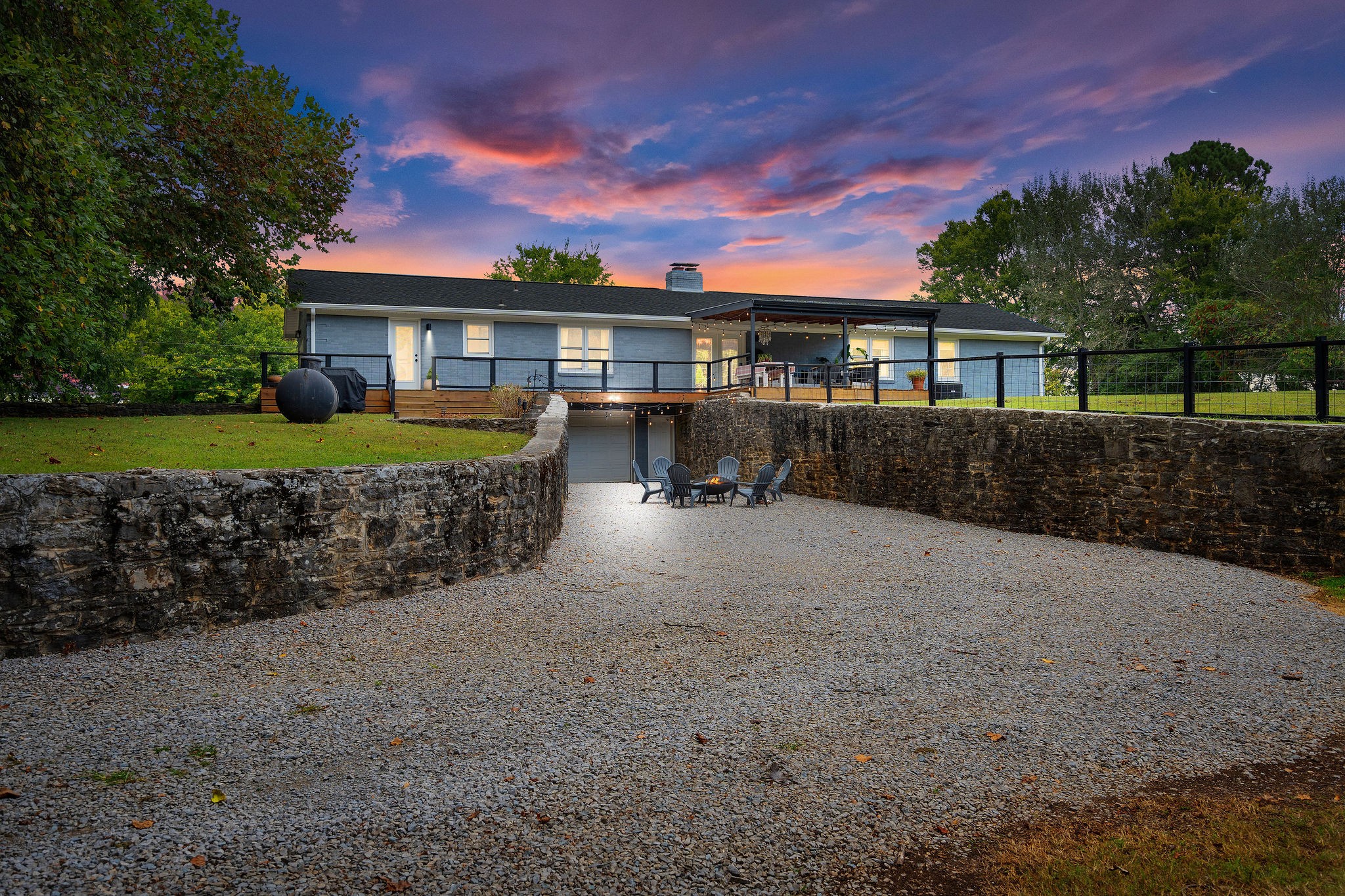 2337 Les Robinson Rd