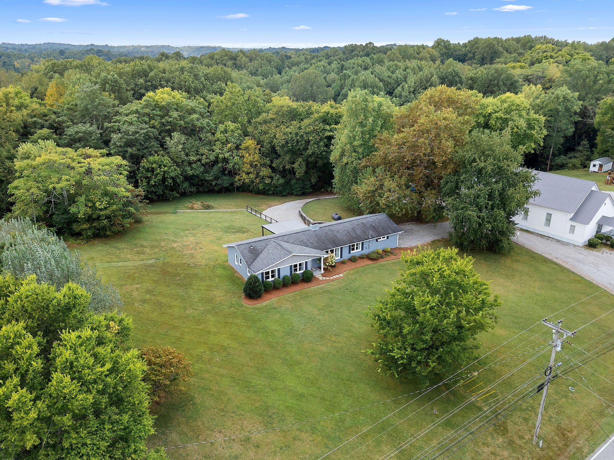 2337 Les Robinson Rd