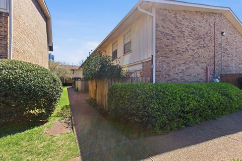 Photo of 2116 Hobbs Rd #G6, Nashville, TN 37215 (MLS # 3166864)