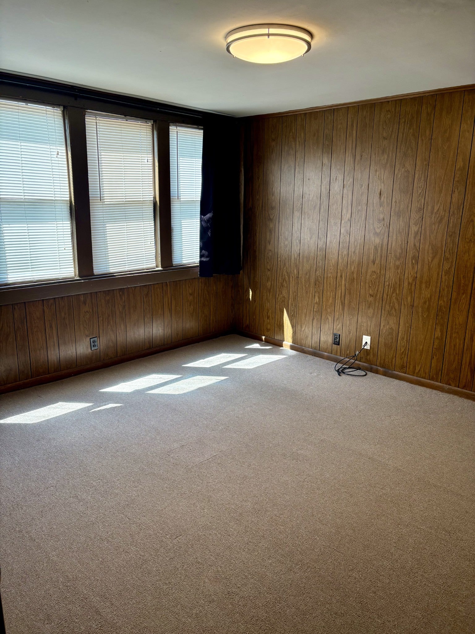 118 N Spring St 1