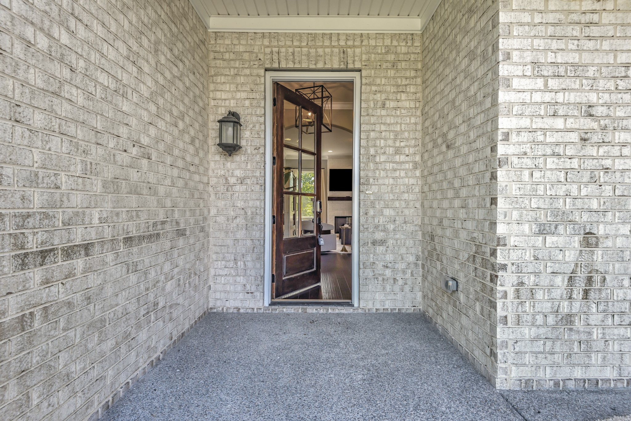 805 Saddle Ridge Dr