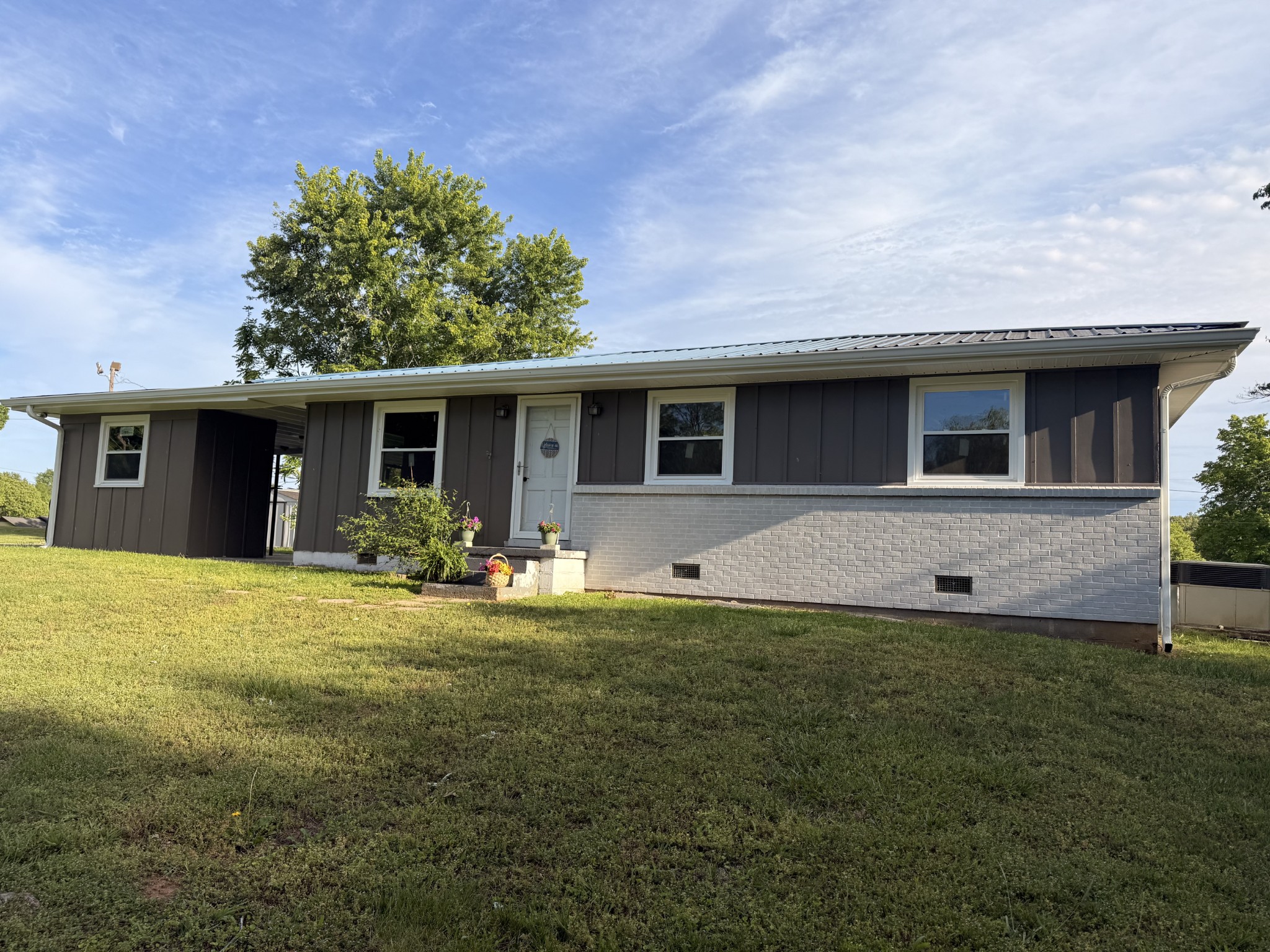 122 McIntosh Ave
