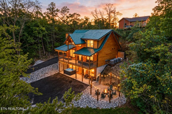 3210 PINE WAY, PIGEON FORGE, TN 37863 - Image e7a6bc34cb0afa2efd49cce8890b4792/3687094723