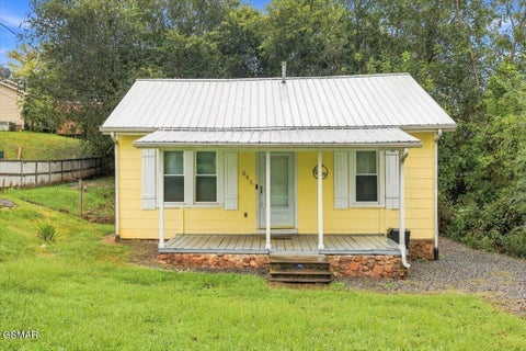 Photo of 645 8th Street, Newport, TN 37821 (MLS # 3601489)