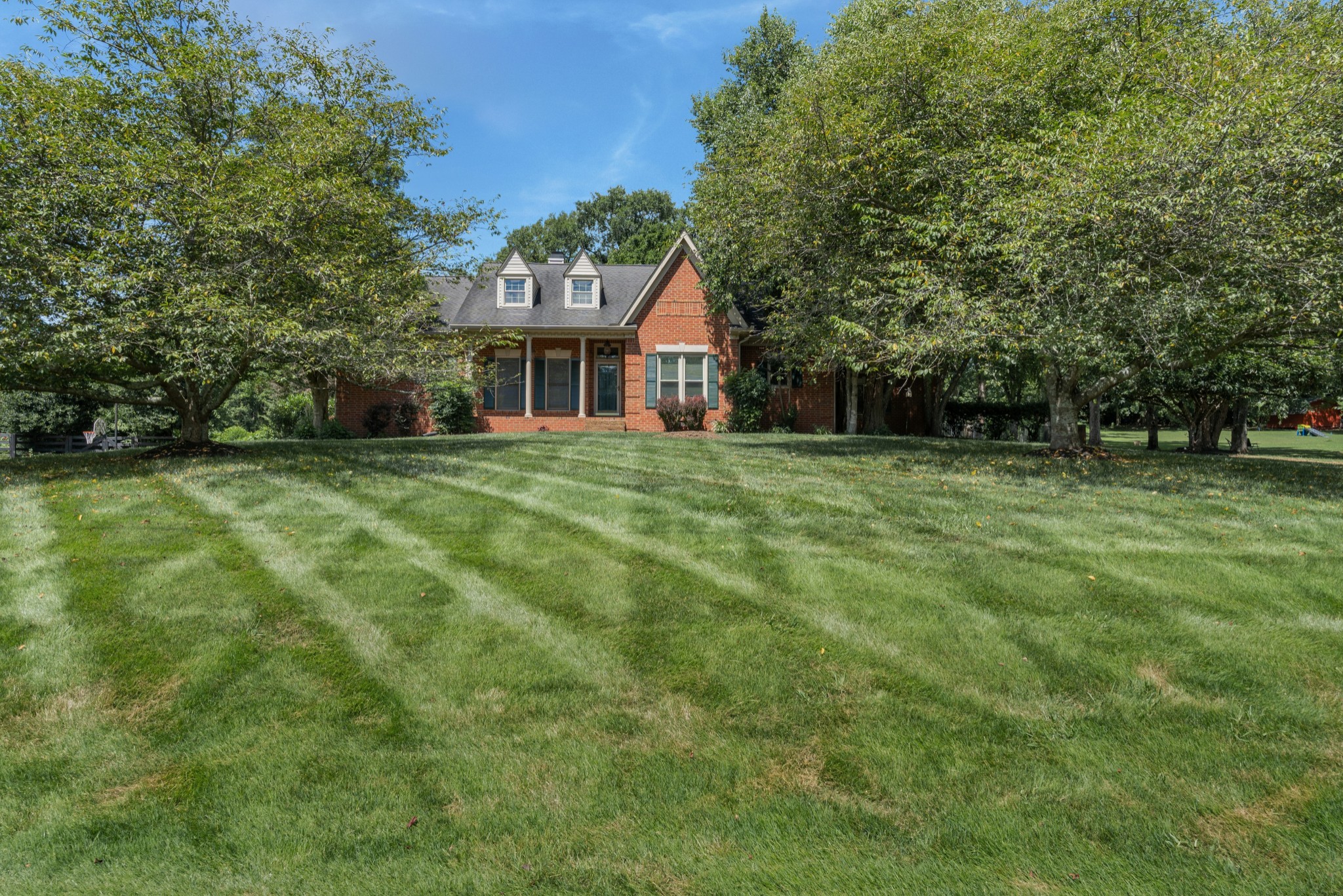 1020 Cedarview Ln
