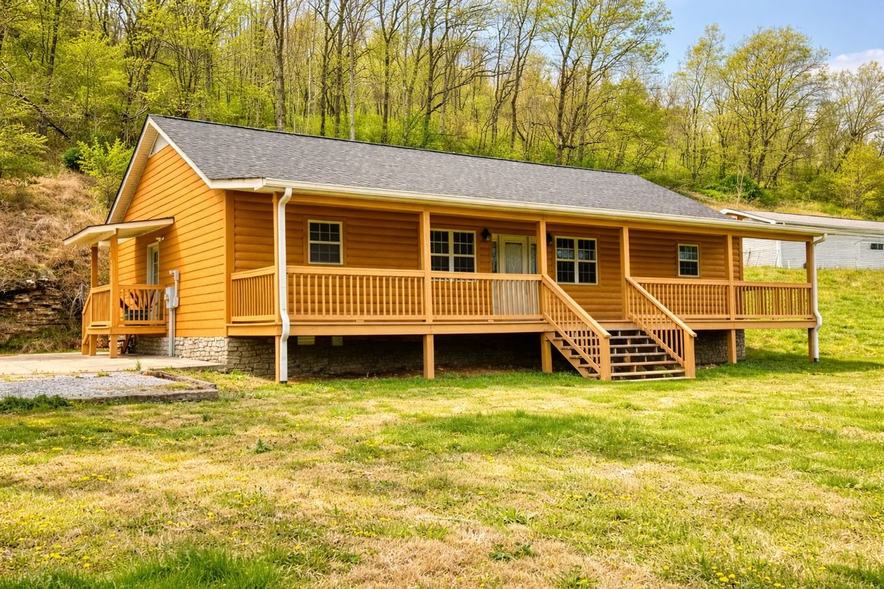 92 Defeated Creek Hwy