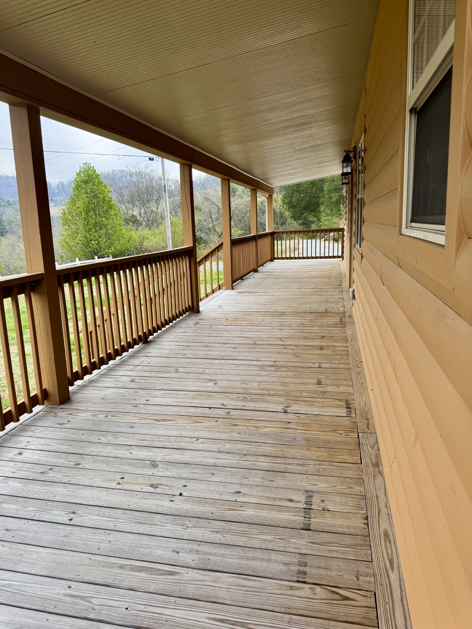 92 Defeated Creek Hwy