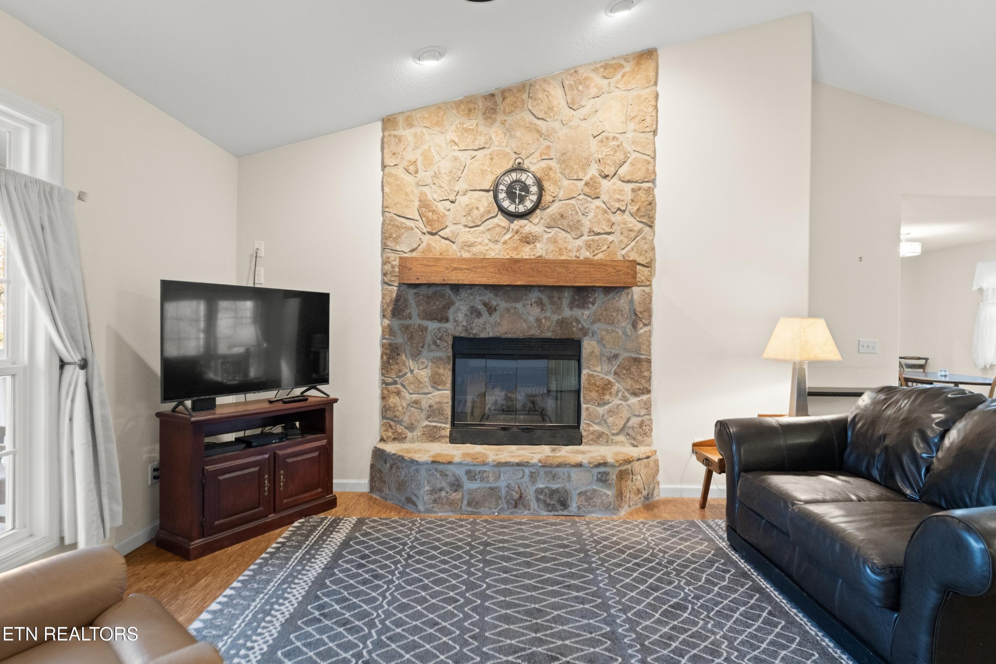 102 Torrey Pines Lane