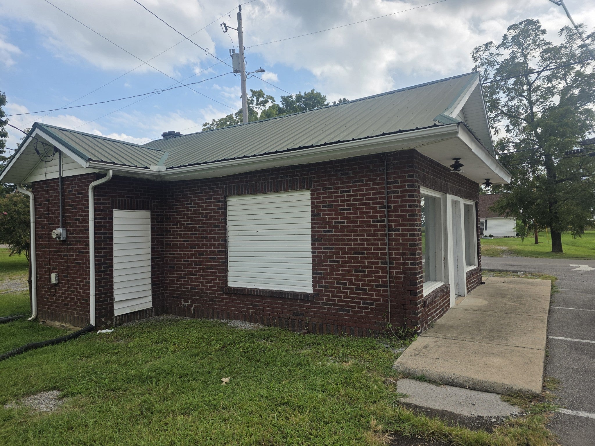 7475 Highway 52