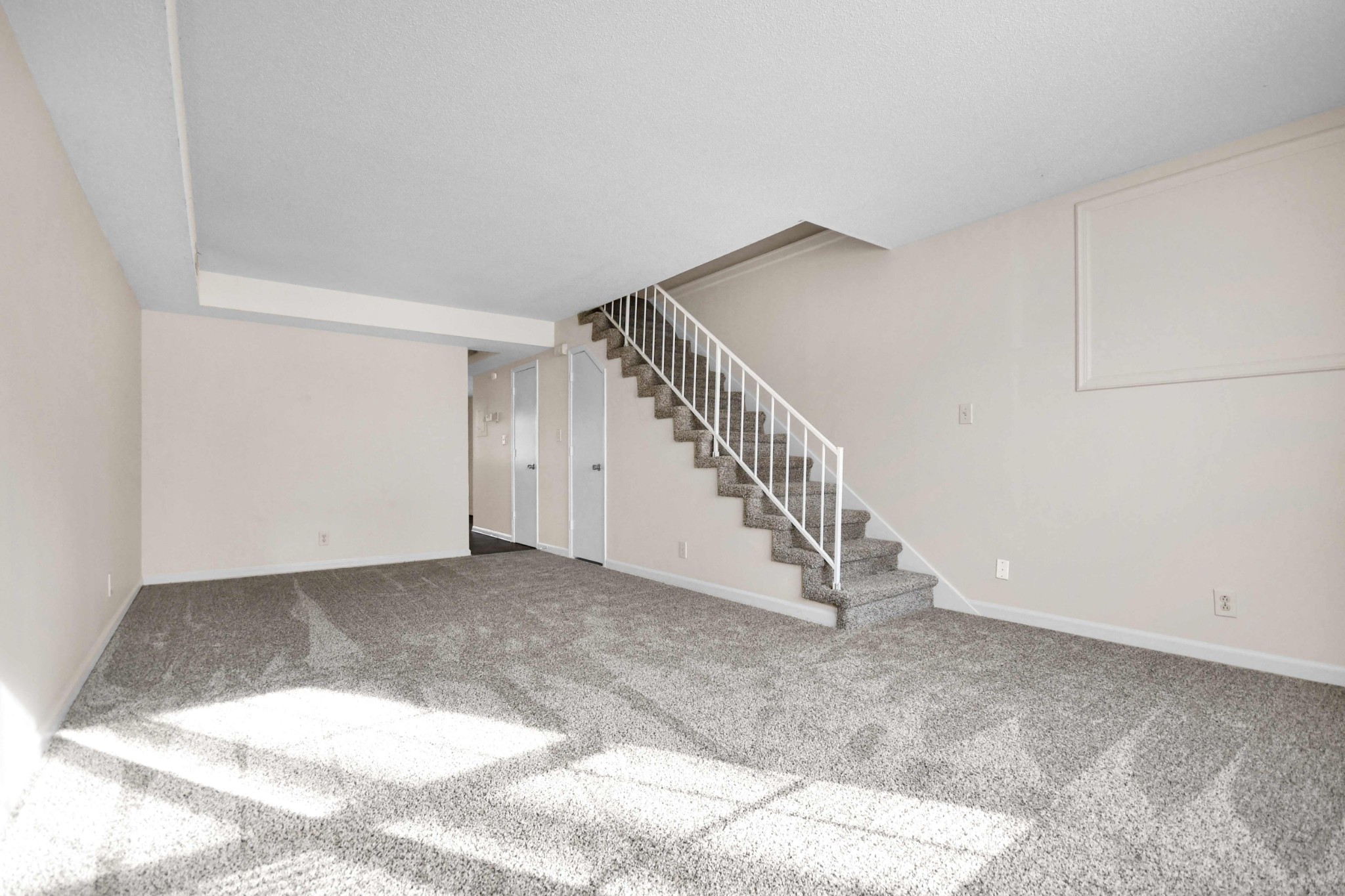 1533 E Knollwood Circle 4