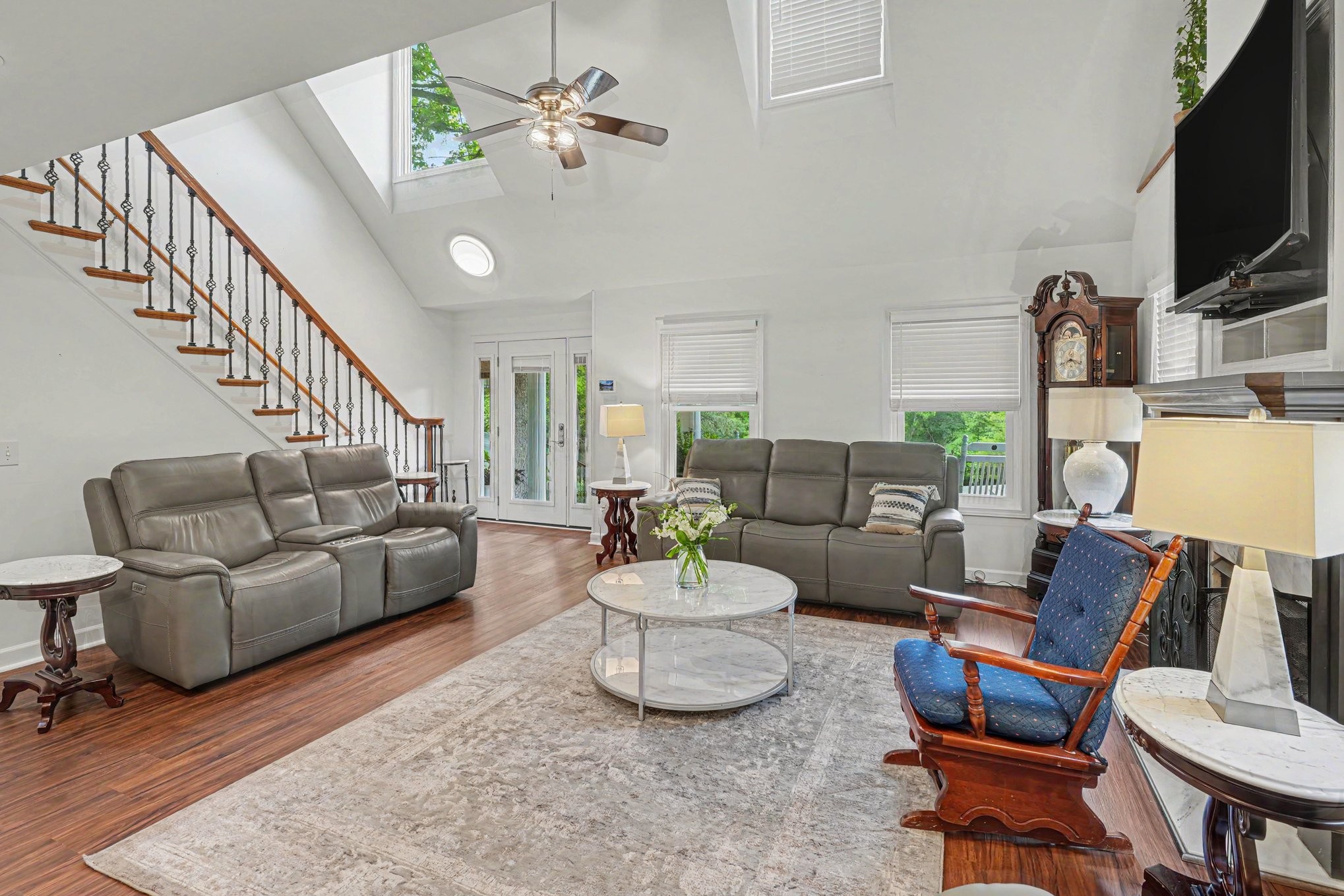 5833 Highway 76 E