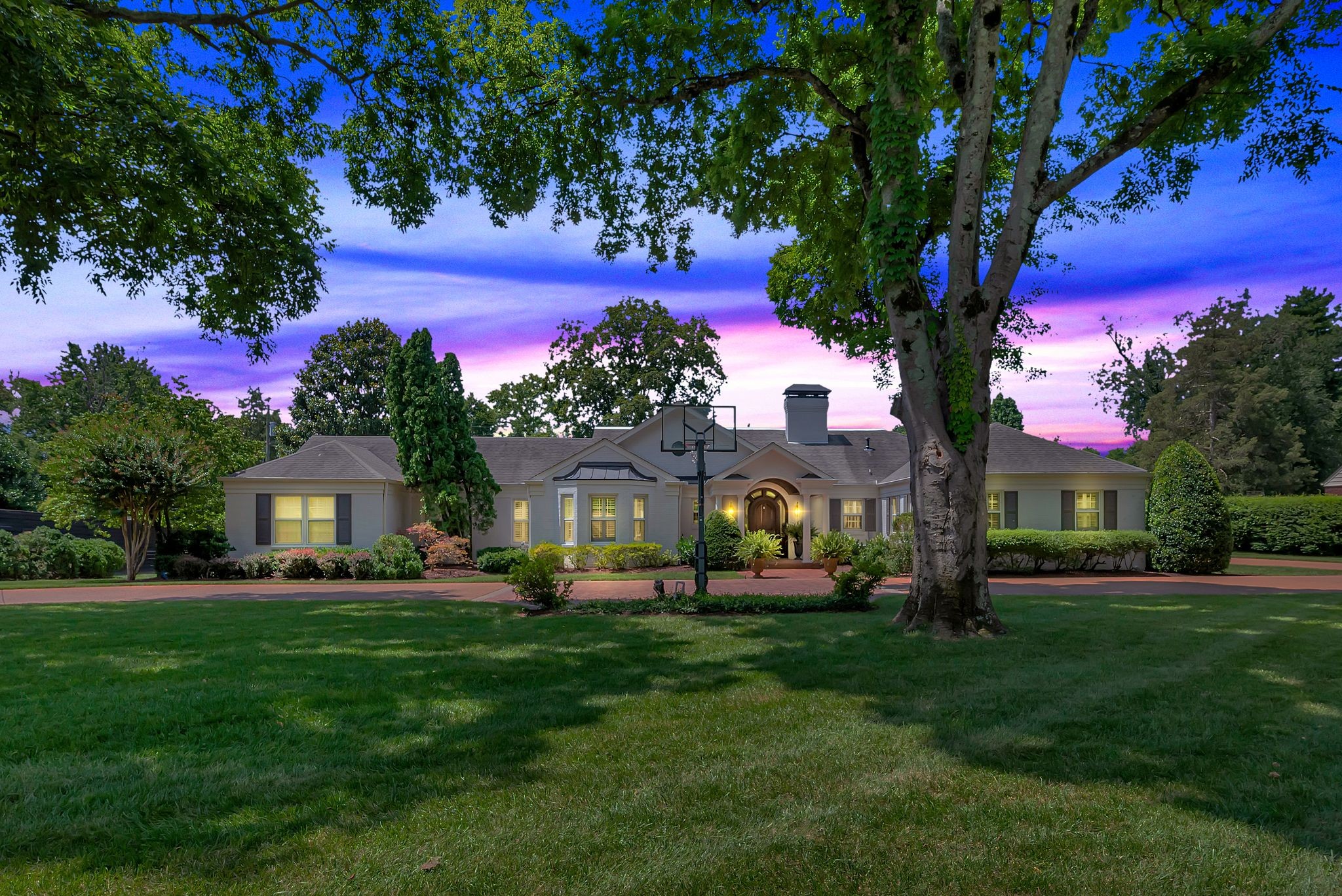 219 Hillwood Blvd