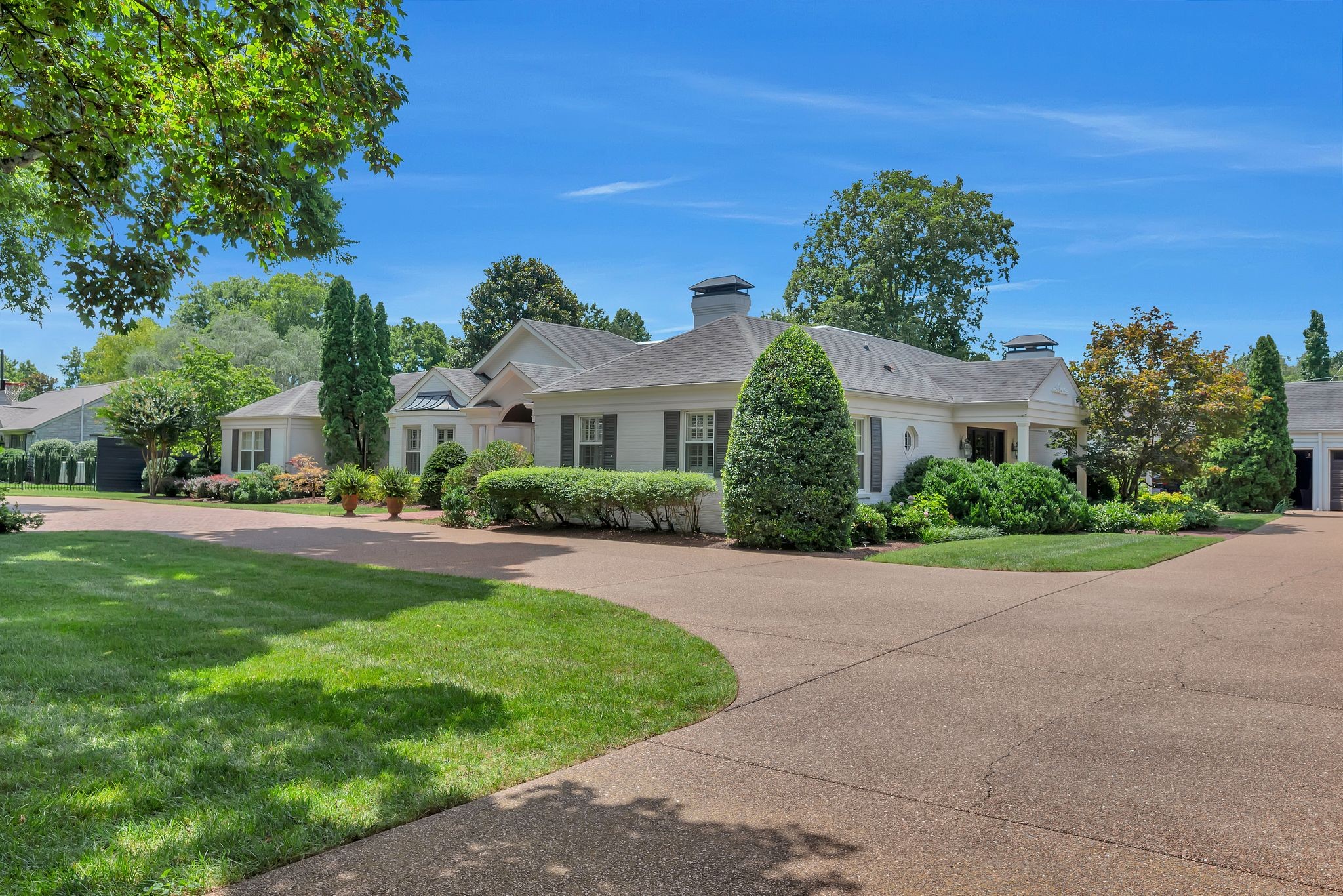 219 Hillwood Blvd
