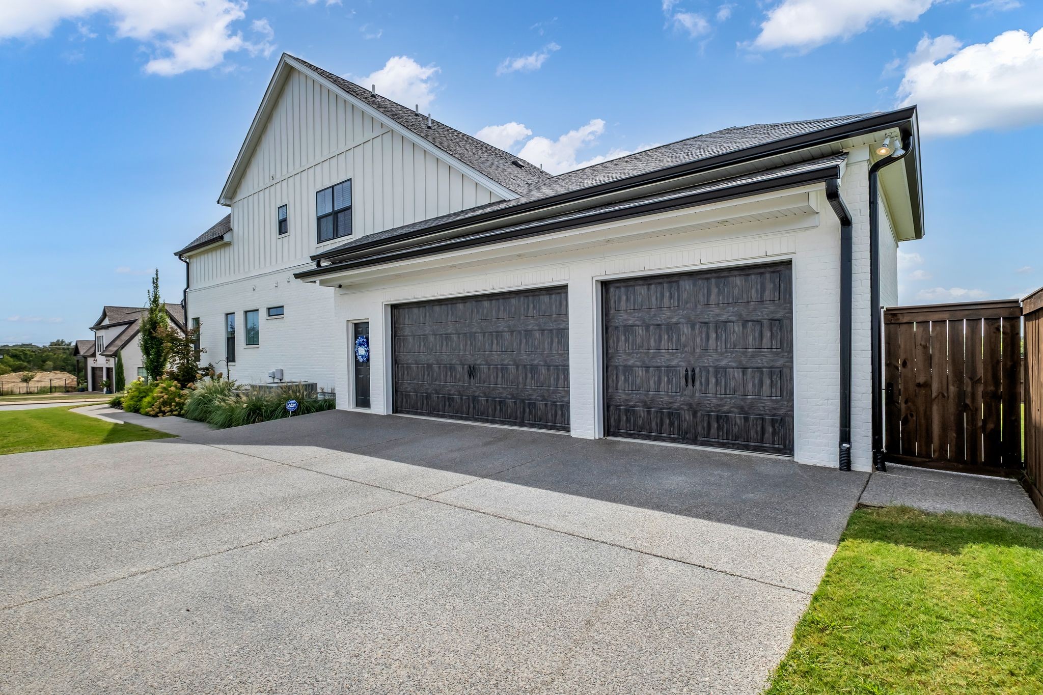 1322 Rothmon Blvd