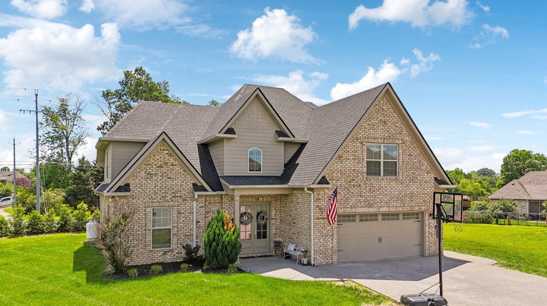 802 Licinius Ln