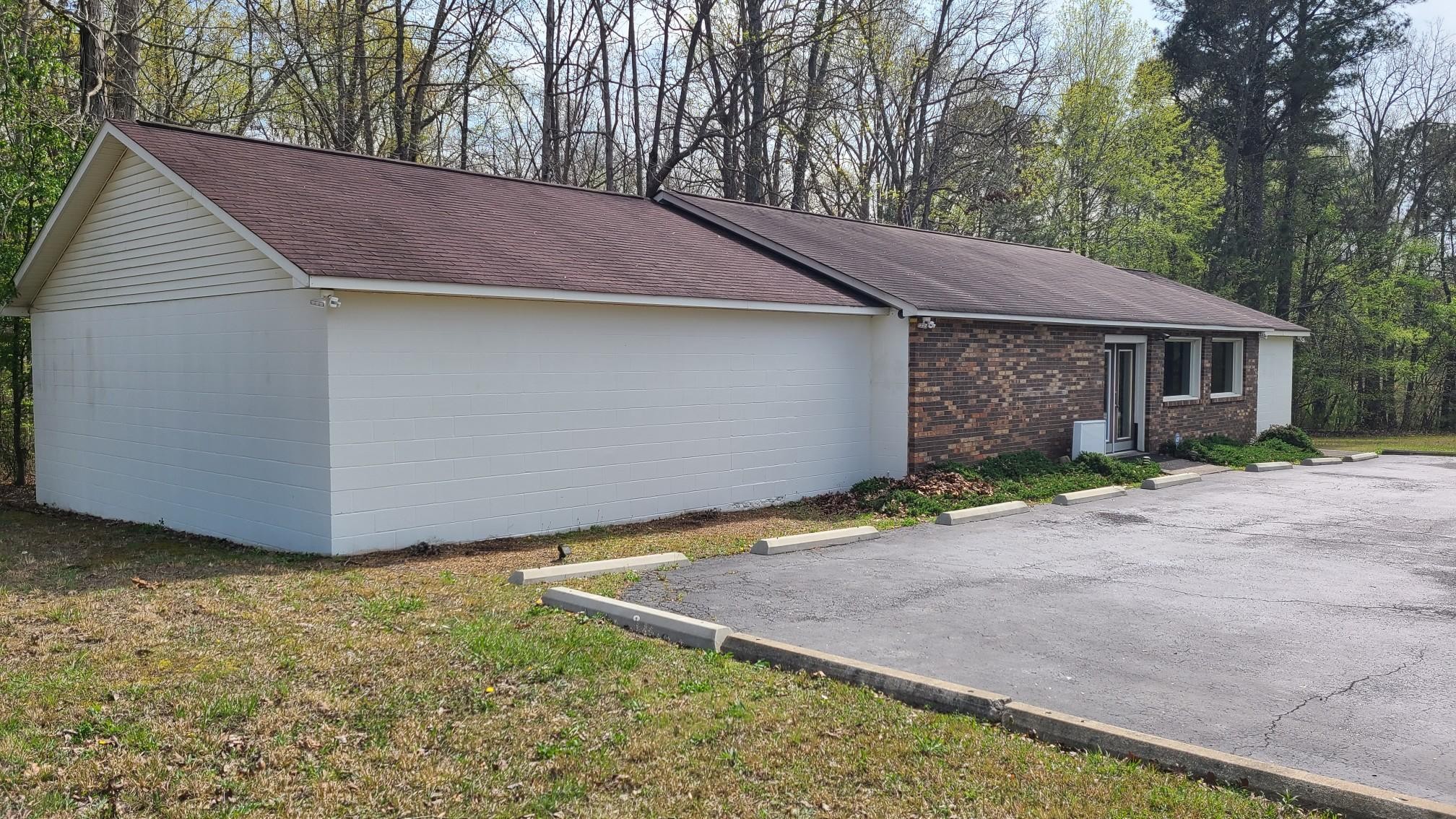 2826 Highway 100