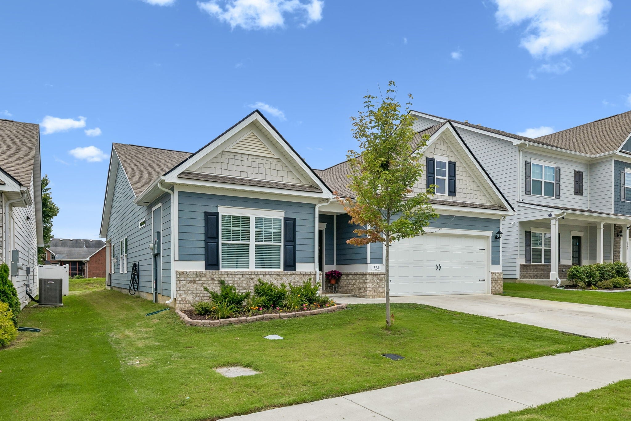 128 Gatwick Dr