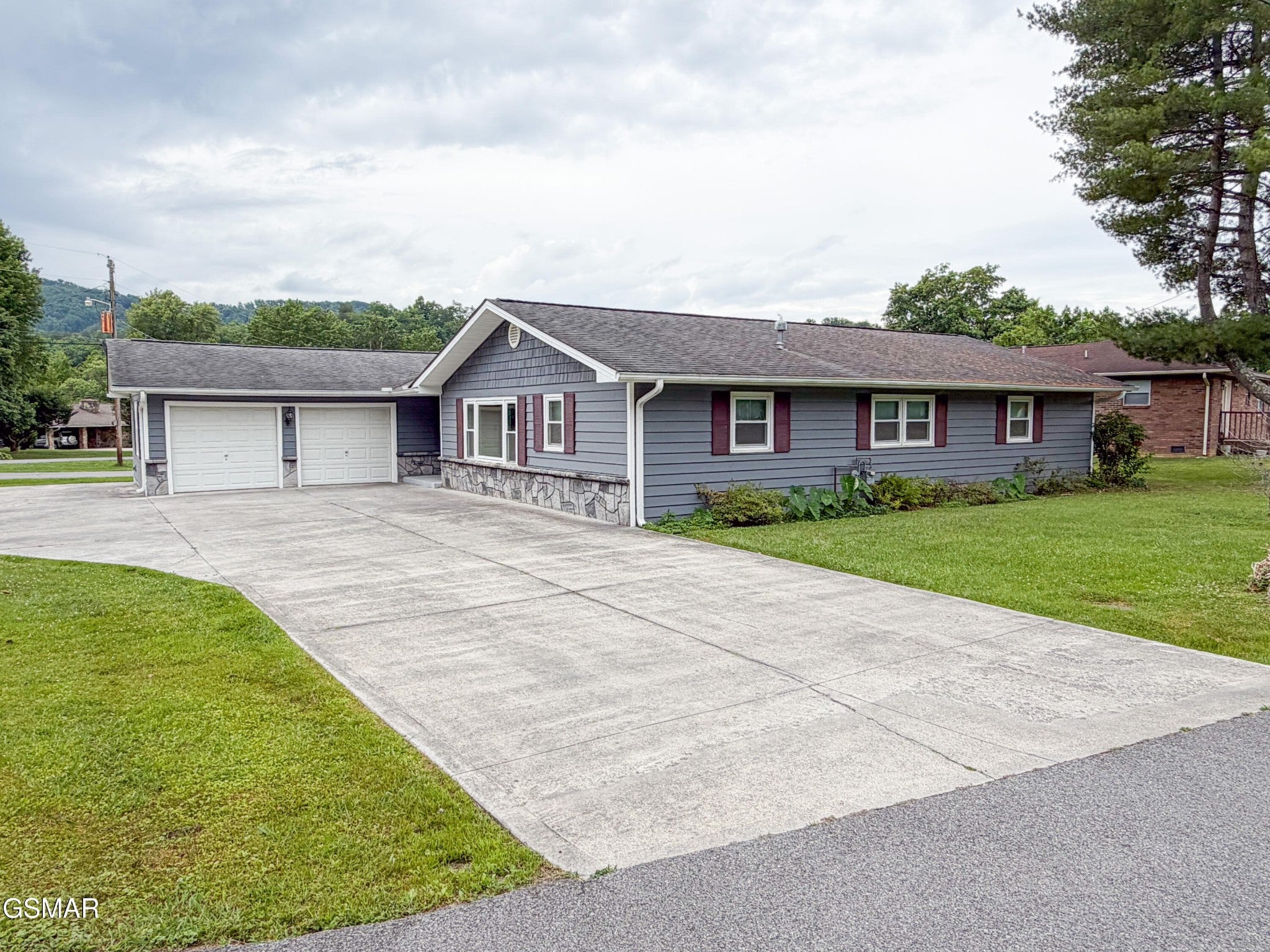 302 Park View Circle