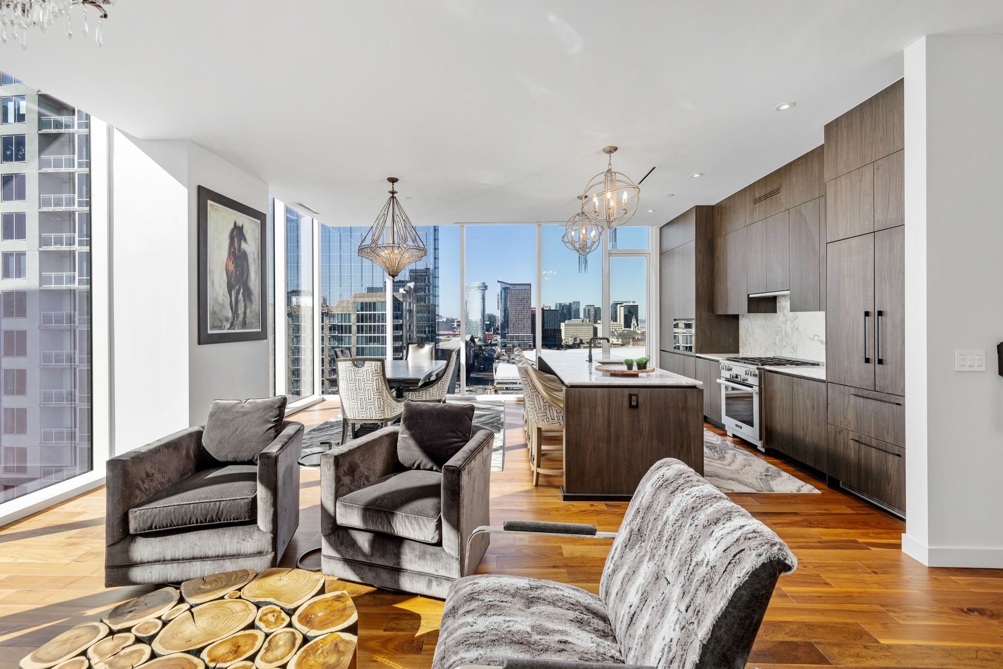 160 2nd Ave S 1602