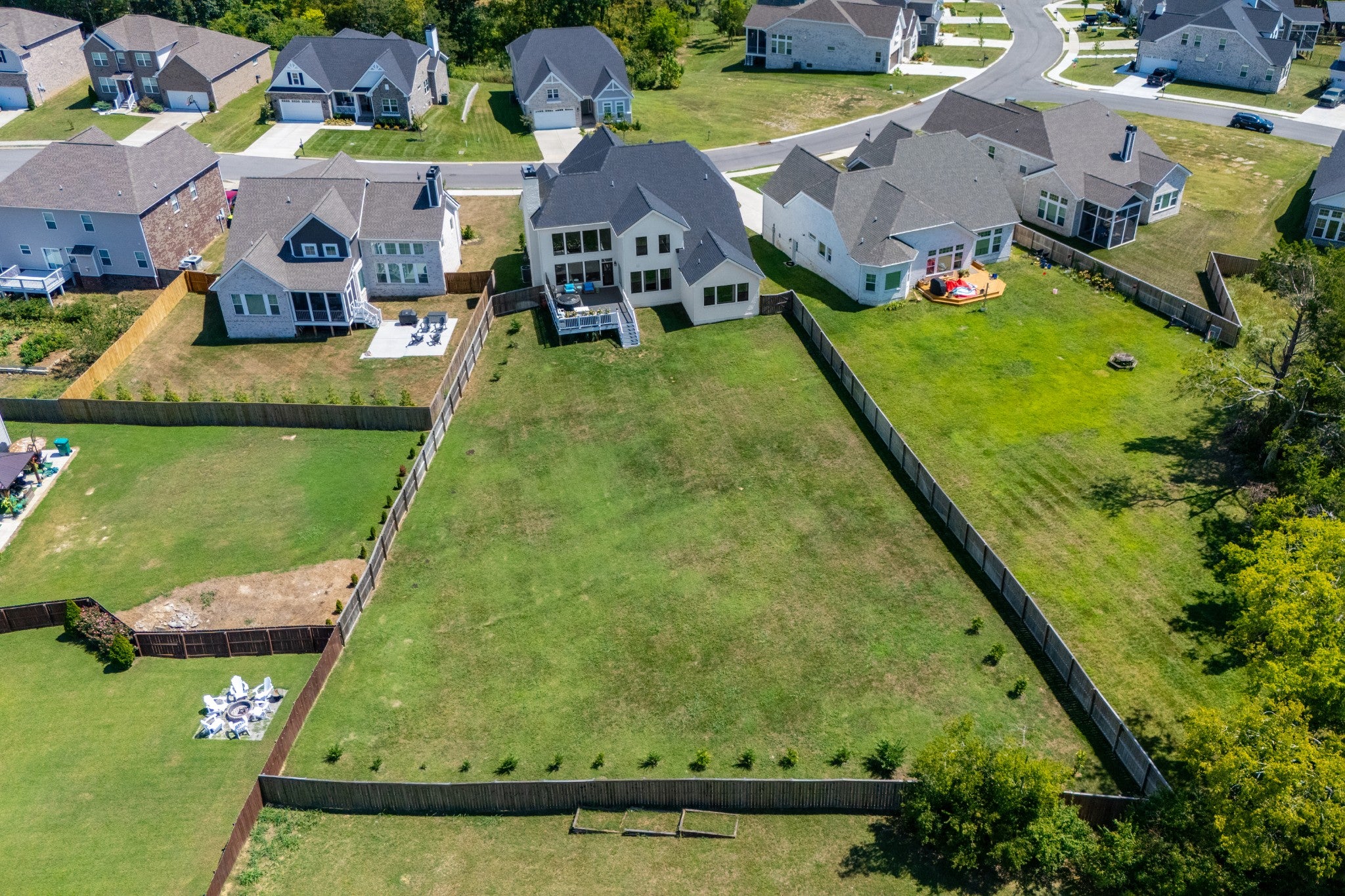 1071 Oakhall Dr