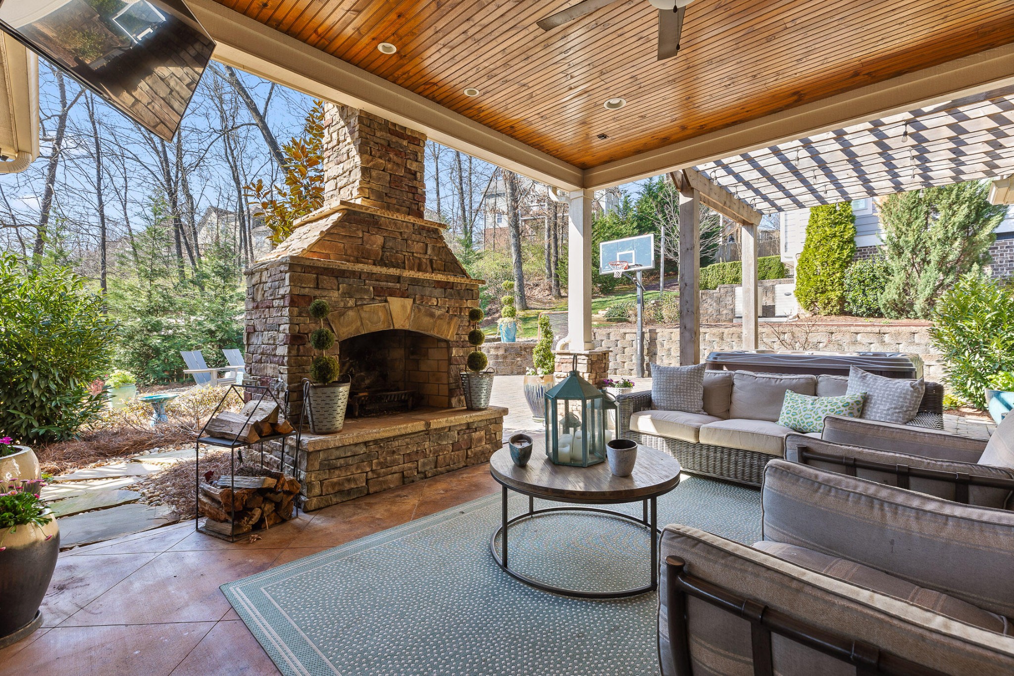 1024 E Dallas Road