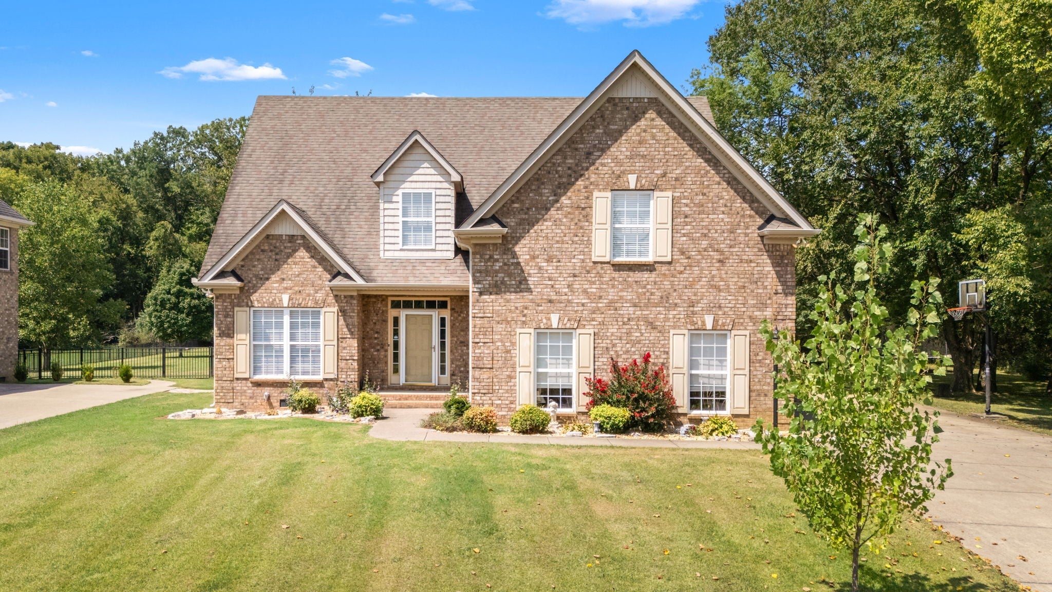 2309 Scout Dr - Photo 3