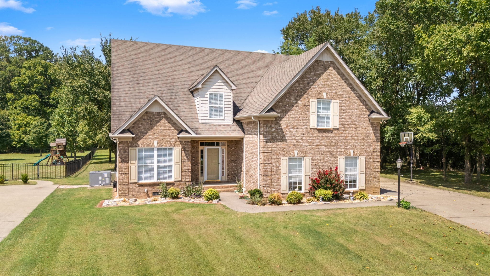 2309 Scout Dr - Photo 4