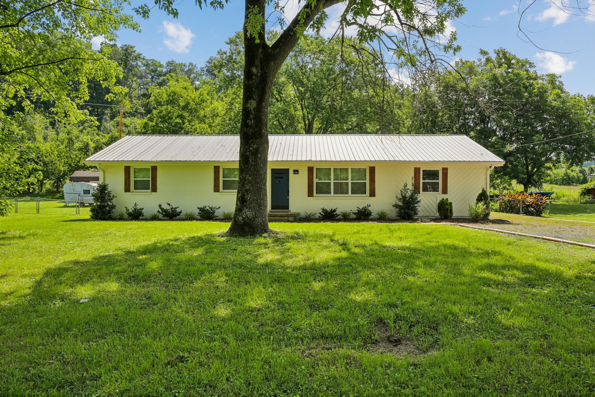 1116 Slaters Creek RD
