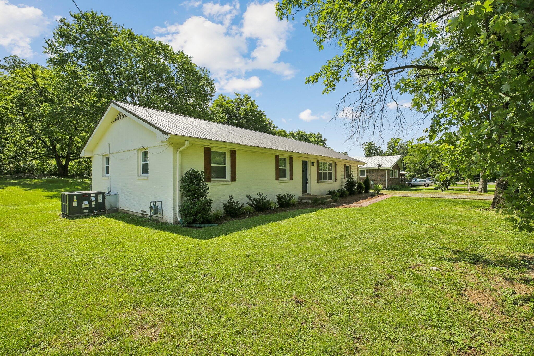 1116 Slaters Creek RD