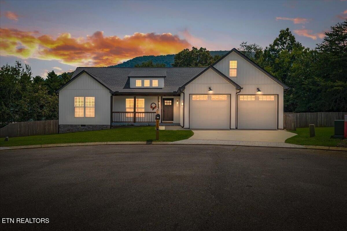 110 Waterstone Court