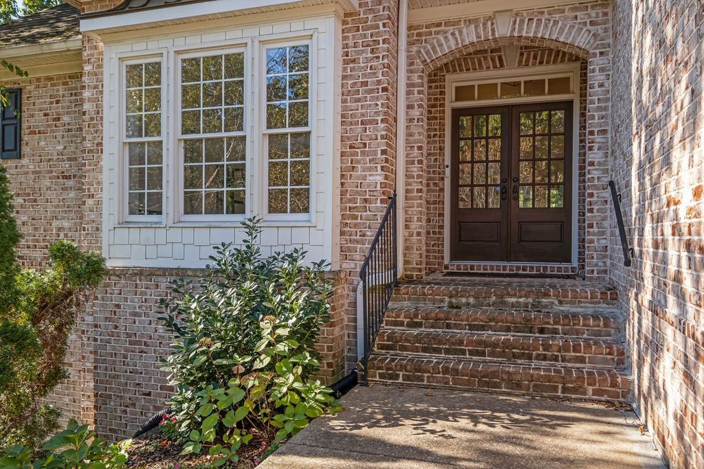 1411 Robert E Lee Ln