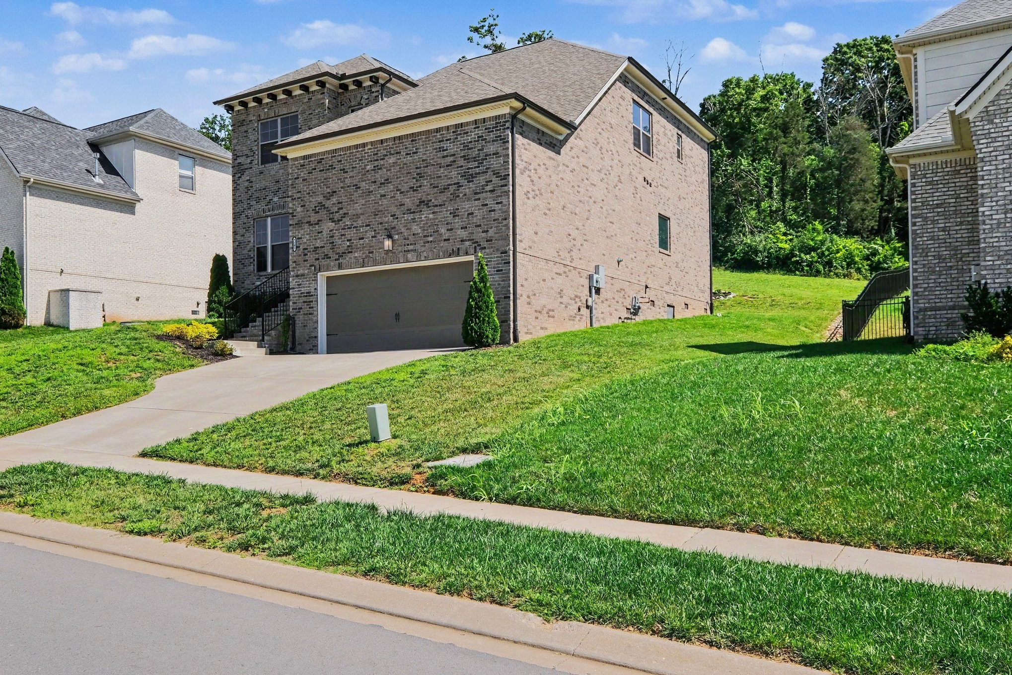 7102 Big Oak Ln