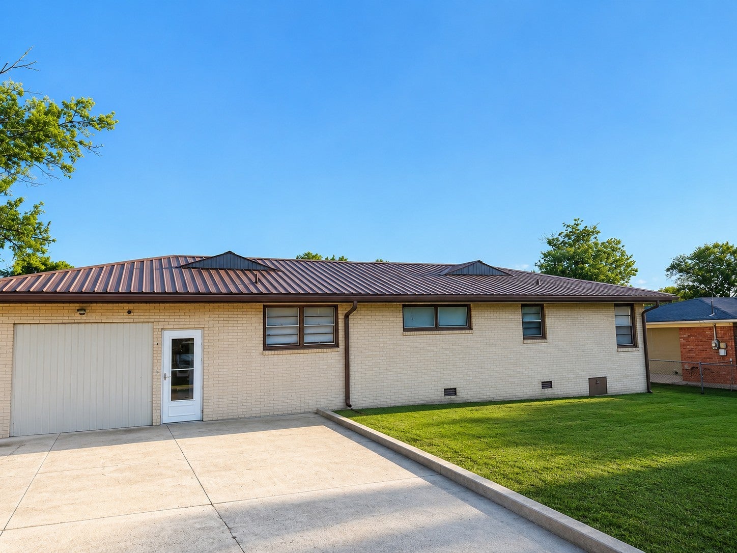 107 Lee Ln