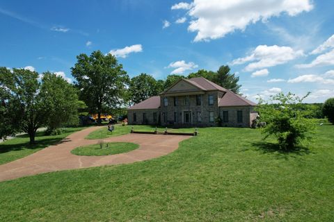 6286 Cox Rd Arrington TN 37014