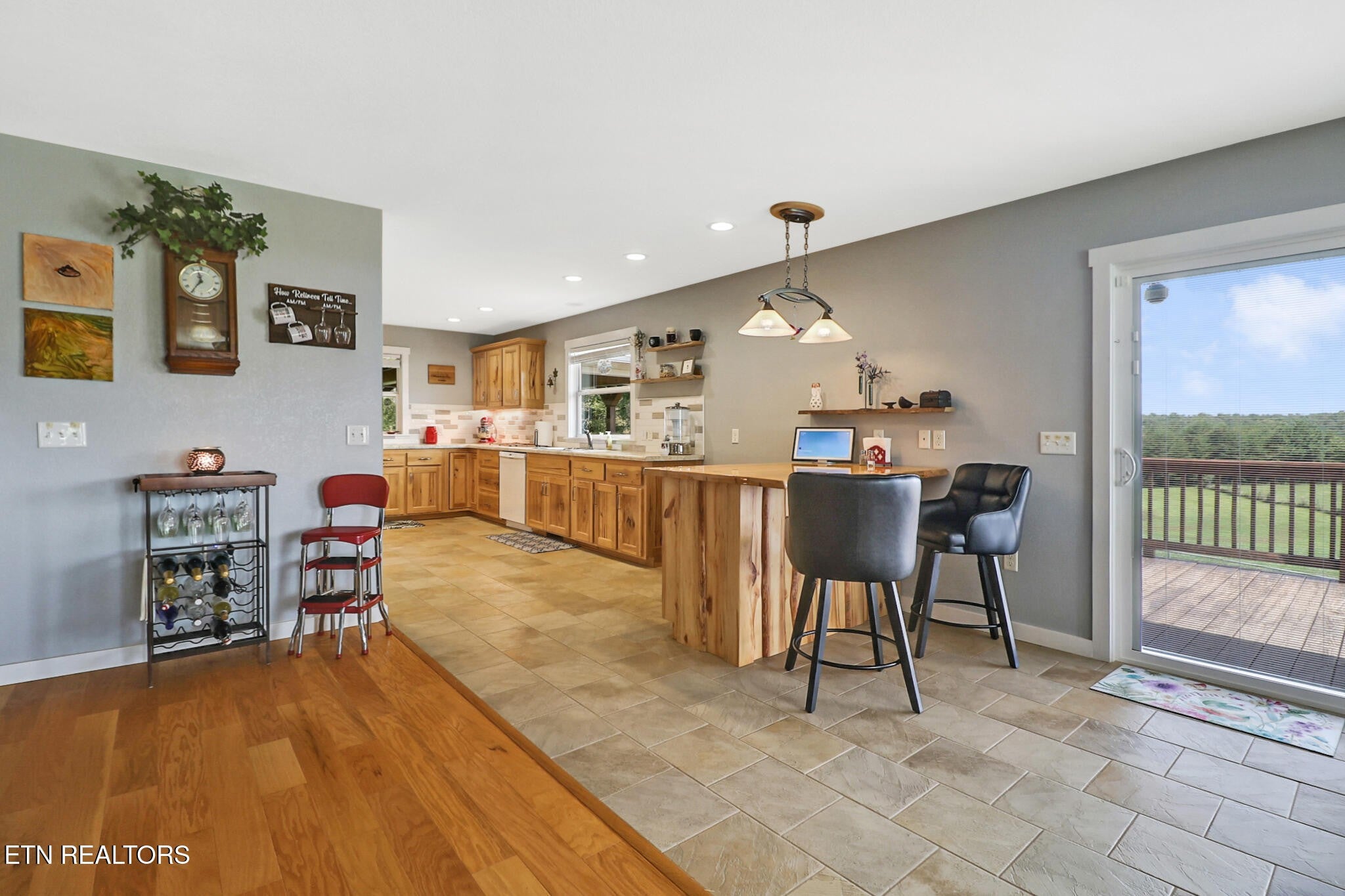 5285 Red Rd