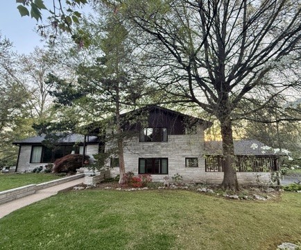 700 Lake Dr