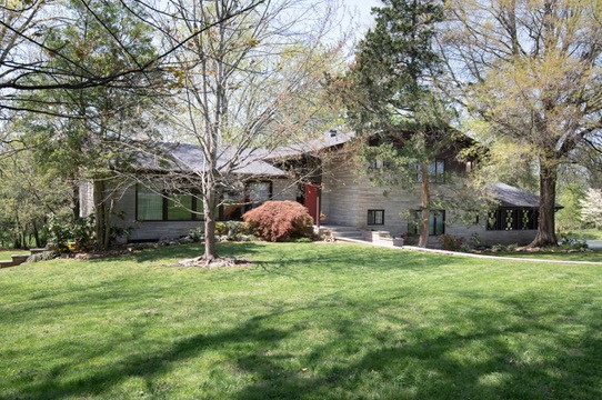 700 Lake Dr