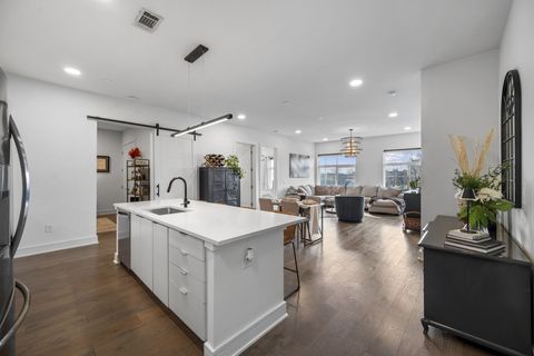 1125 10th Ave N 205 Nashville TN 37208