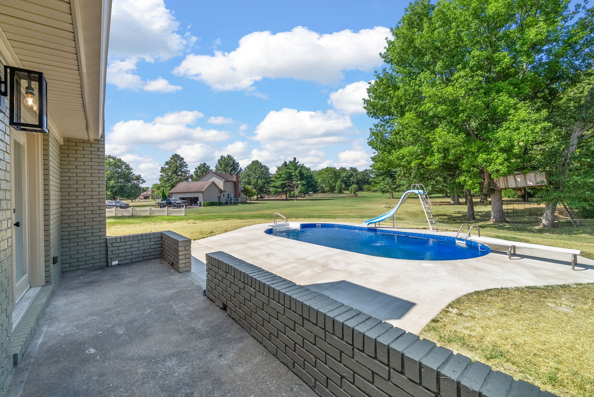 1345 Shallow Lake Cir