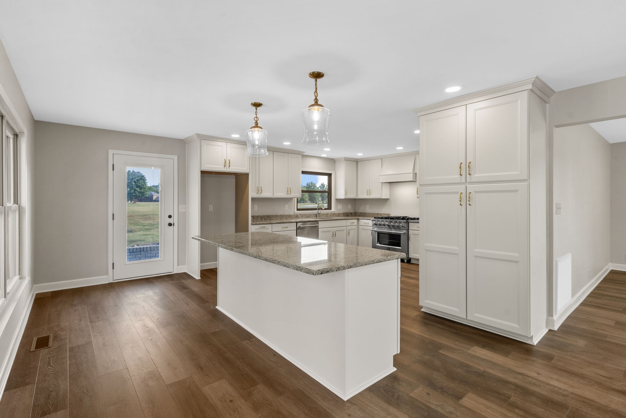 1345 Shallow Lake Cir