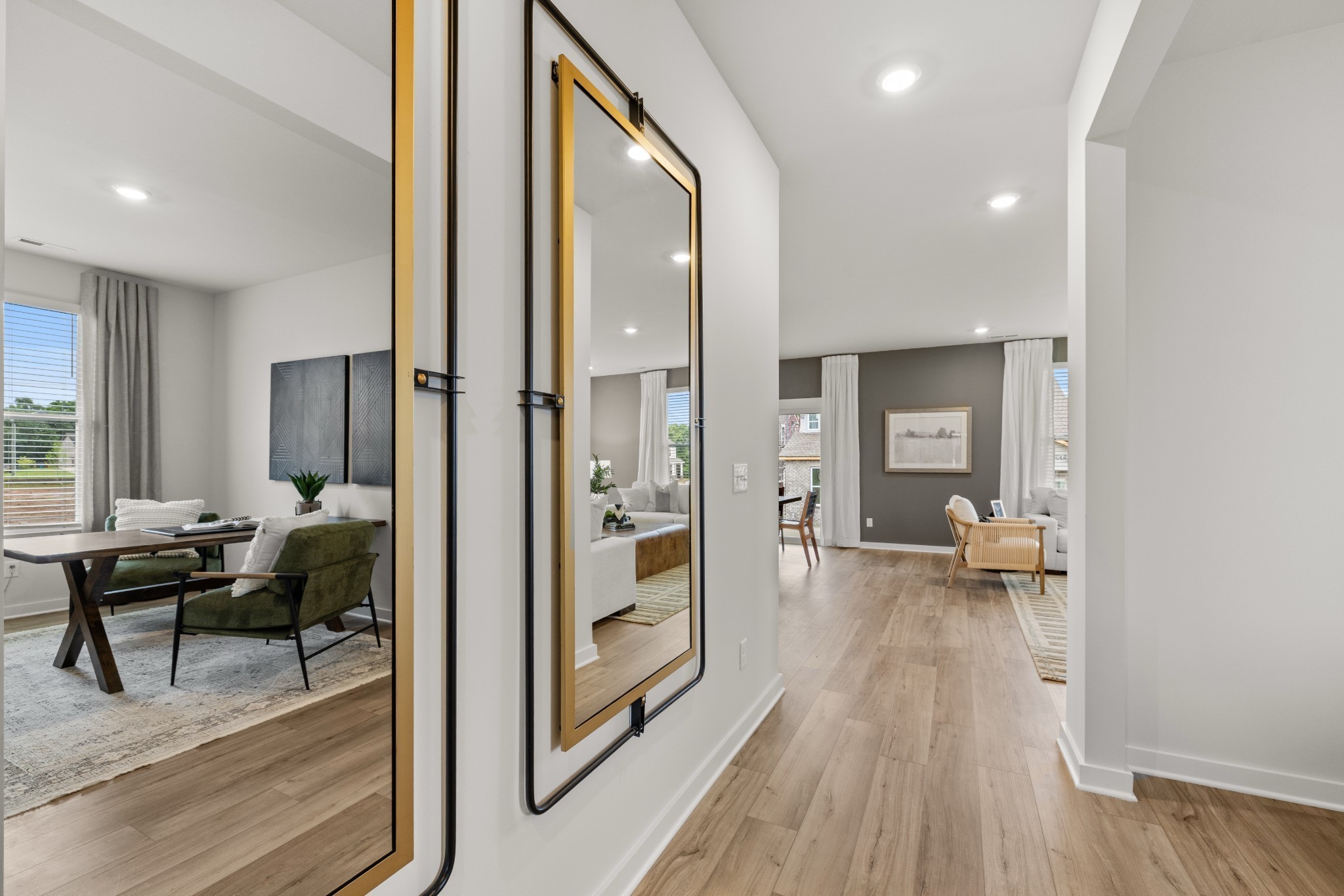 208 Crown Gardens Ct