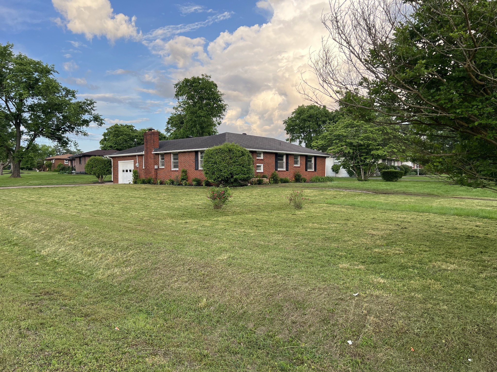 3012 Hillhurst Dr