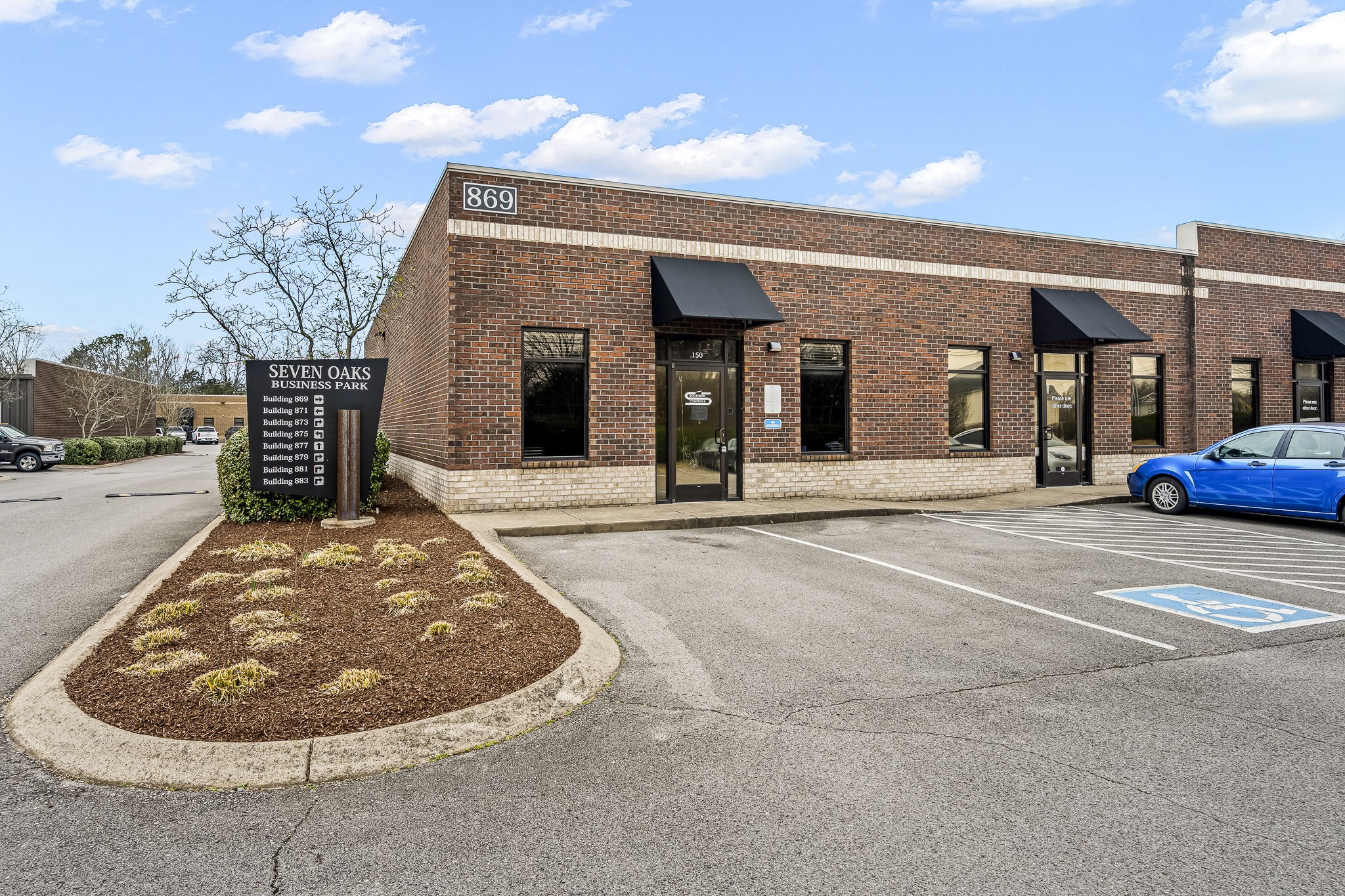 869 Seven Oaks Blvd